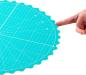 Preview: Prym Love Drehbare Schneidematte Rund Ø 35 cm in Mint 611469